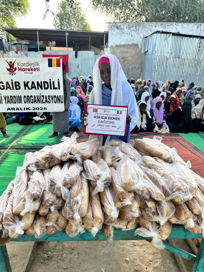Dağıtıma hazırlanan ekmekler, Çad